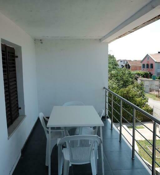 اتاق استاندارد سه نفره, Kite House, Shared Bathroom & Kitchen
