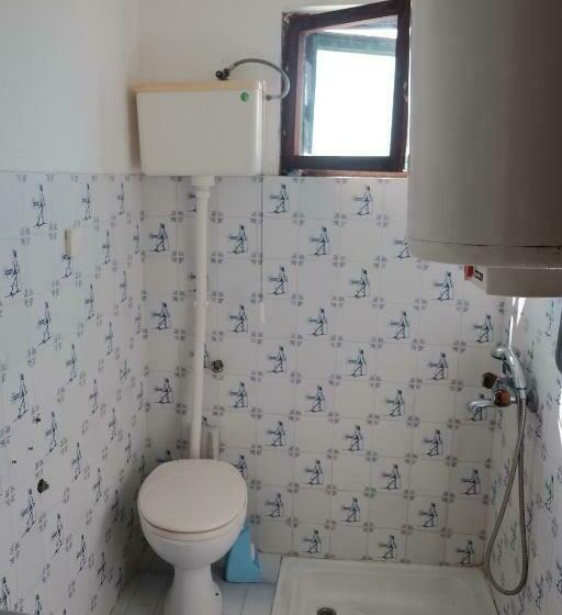 اتاق استاندارد سه نفره, Kite House, Shared Bathroom & Kitchen