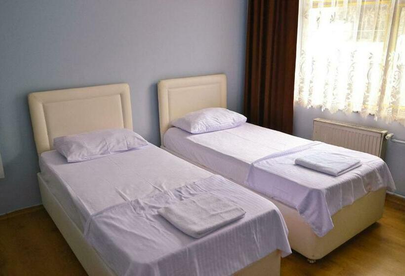 חדר משפחתי, Trabzon Feyzan Otel