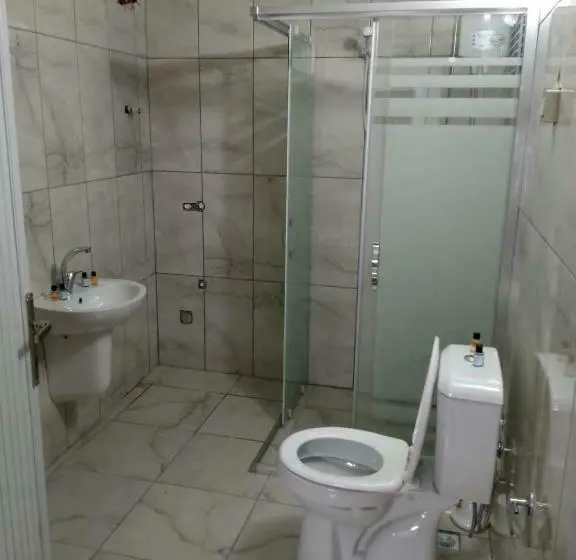 スタンダード４人部屋, Trabzon Feyzan Otel
