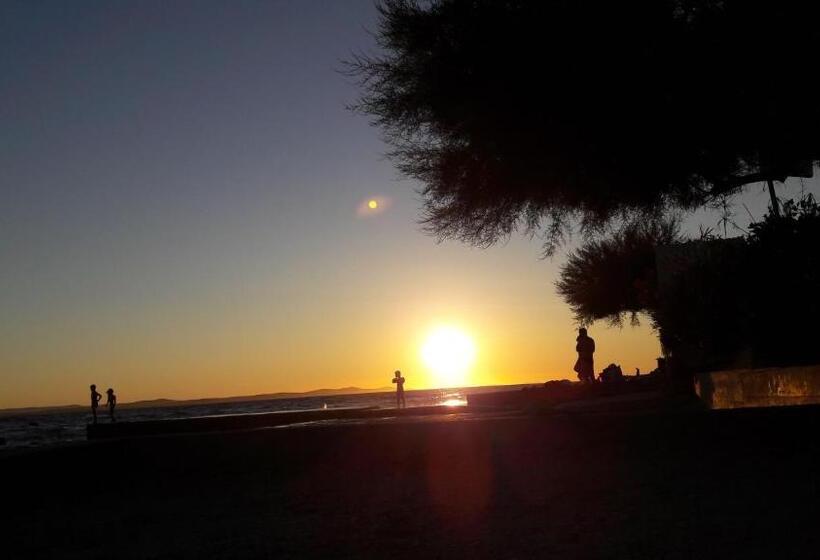 침실 2개 아파트, Apartments Batur