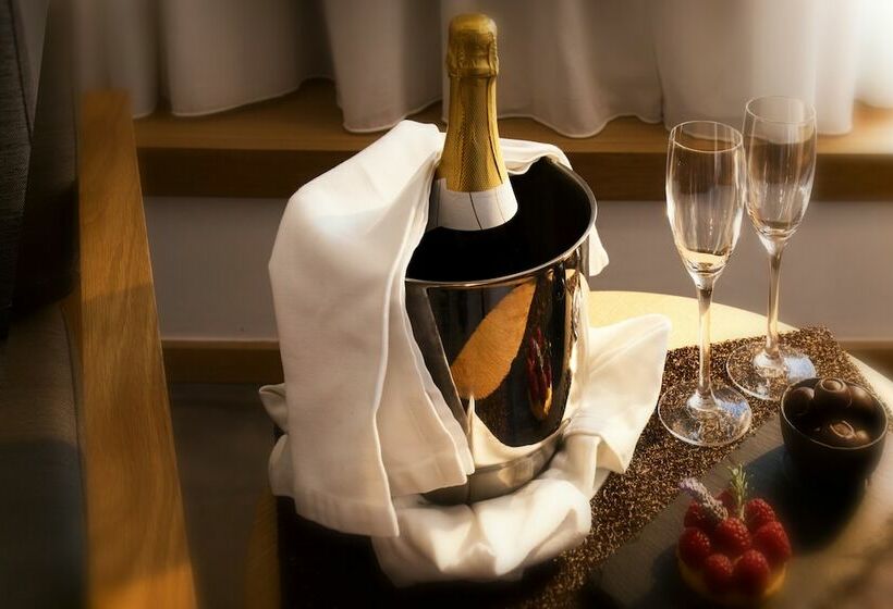 اتاق لوکس, Evora Olive