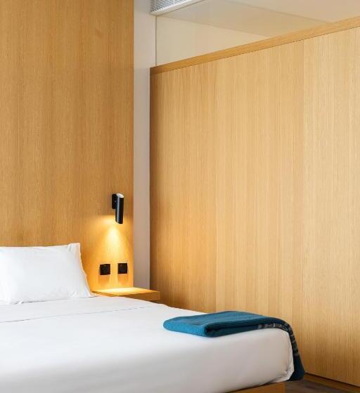 اتاق خانوادگی, Evora Olive