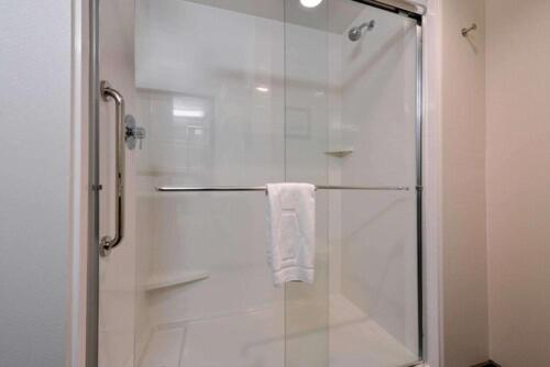 חדר סטנדרט, מיטת קינג, מותאם לאדם עם מוגבלויות, Hampton Inn Pittsburgh/ Wexford Sewickley