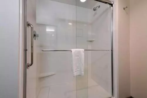 身障者適用キングサイズベッドルーム, Hampton Inn Pittsburgh/ Wexford Sewickley