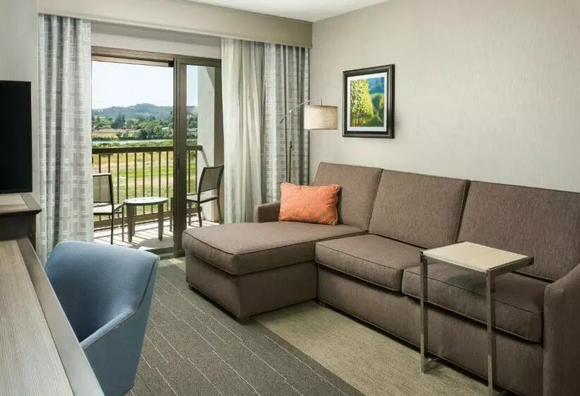 キングサイドベッドのスタンダードワンルーム, Hampton Inn & Suites Napa