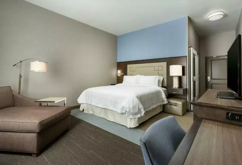 キングサイズベッドのスタンダードルーム, Hampton Inn & Suites Napa