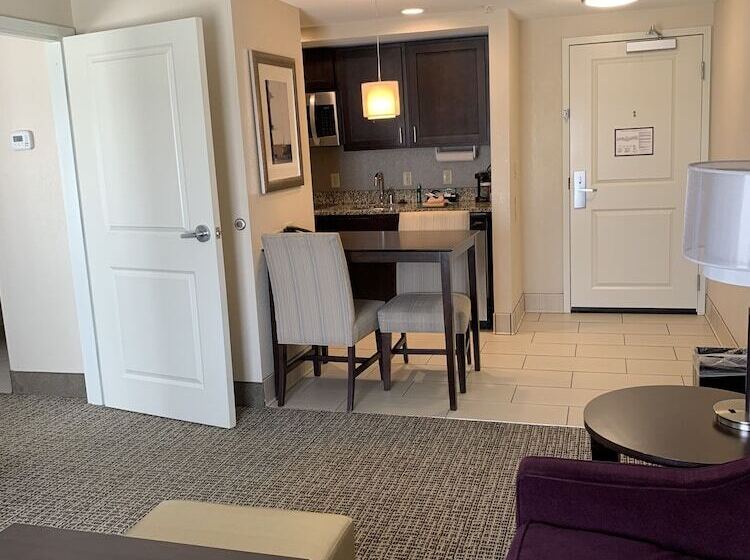 سوییت, Homewood Suites By Hilton Munster