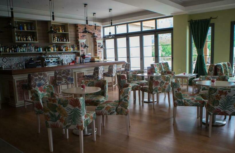 标准间, Irene's Resort