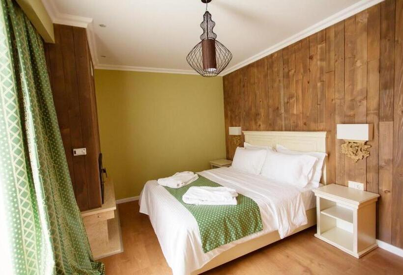 标准间, Irene's Resort