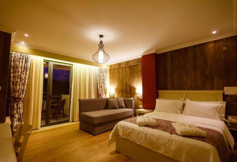 标准三人间, Irene's Resort