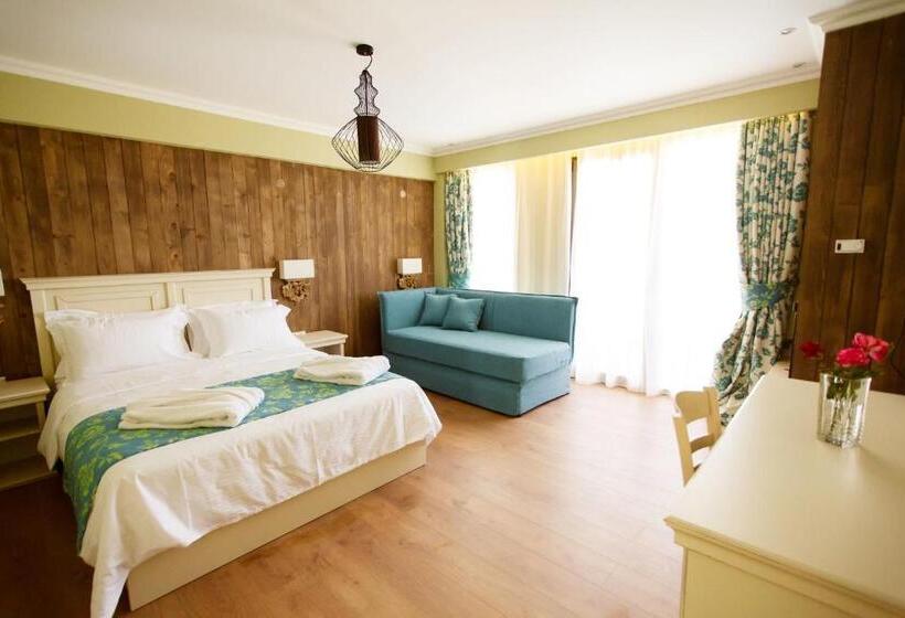 标准三人间, Irene's Resort