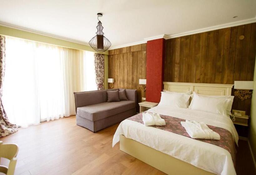 标准三人间, Irene's Resort