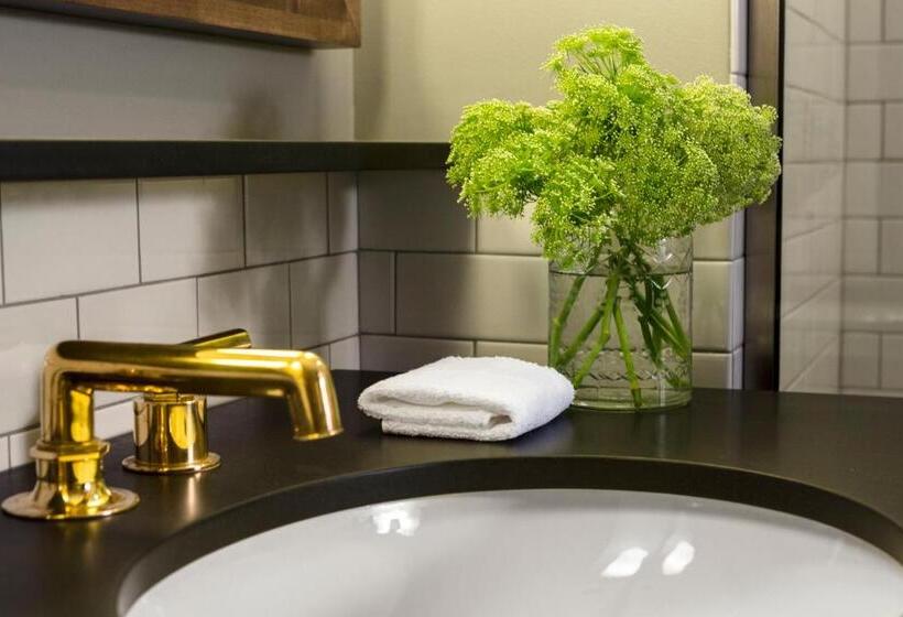 Люкс Адаптированный для Инвалидов, Kimpton Journeyman Hotel, An Ihg
