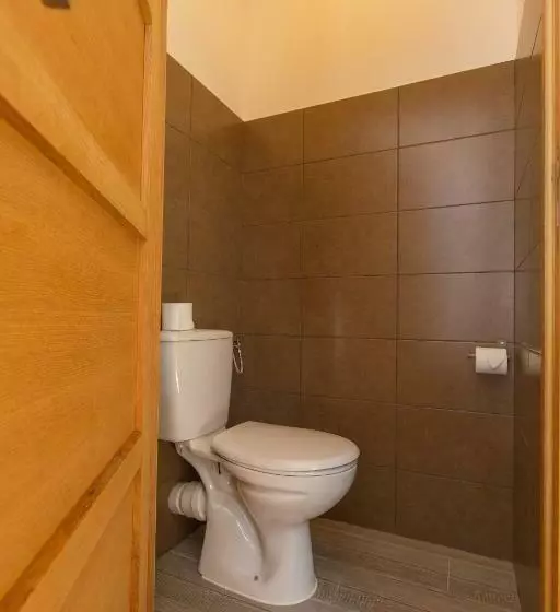 Standard Kolmen Hengen Huone, Hôtel De La Plage