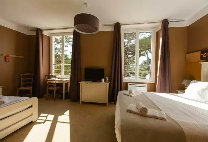 Standard Kolmen Hengen Huone, Hôtel De La Plage