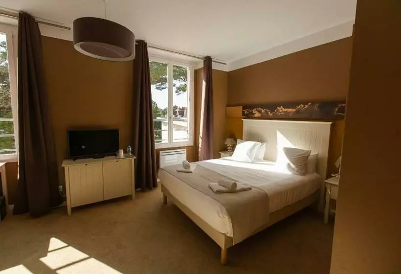 Standard Kolmen Hengen Huone, Hôtel De La Plage