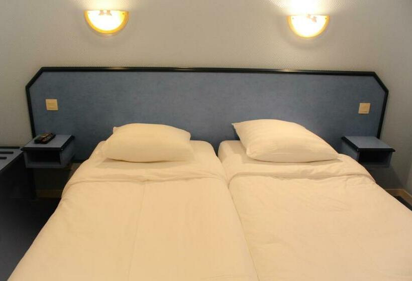 Номер Стандарт, Le Voltaire