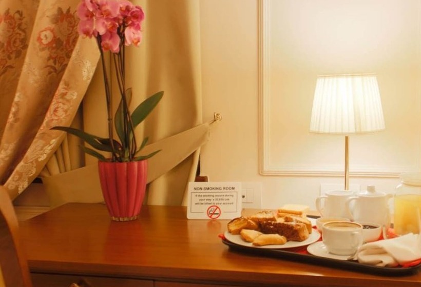 חדר סטנדרט, Opera