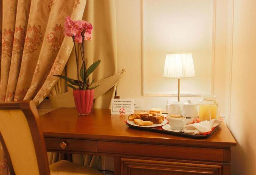 חדר סטנדרט, Opera