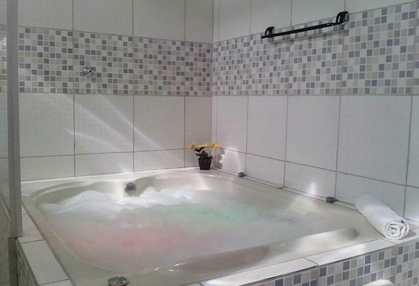 غرفة قياسية مزوَّدة بجاكوزي, Pousada Gostoso Village