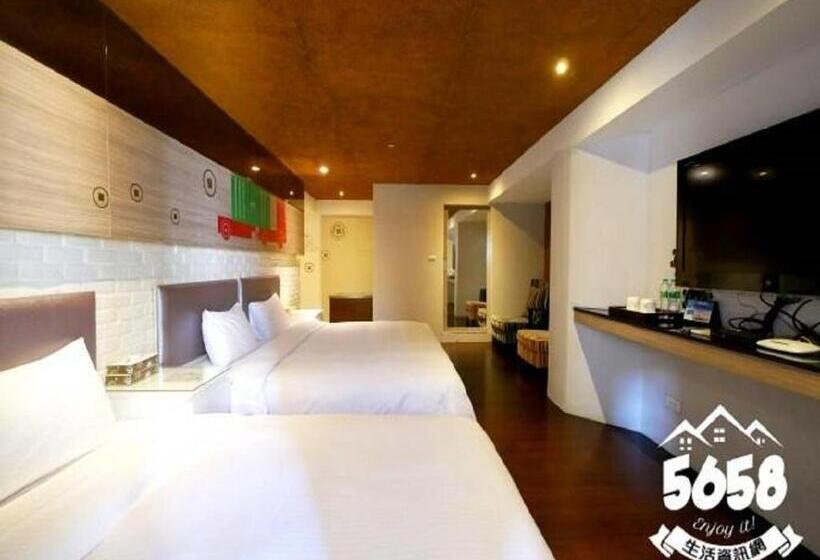 Standard Quadruple Room with Balcony, R8 Eco