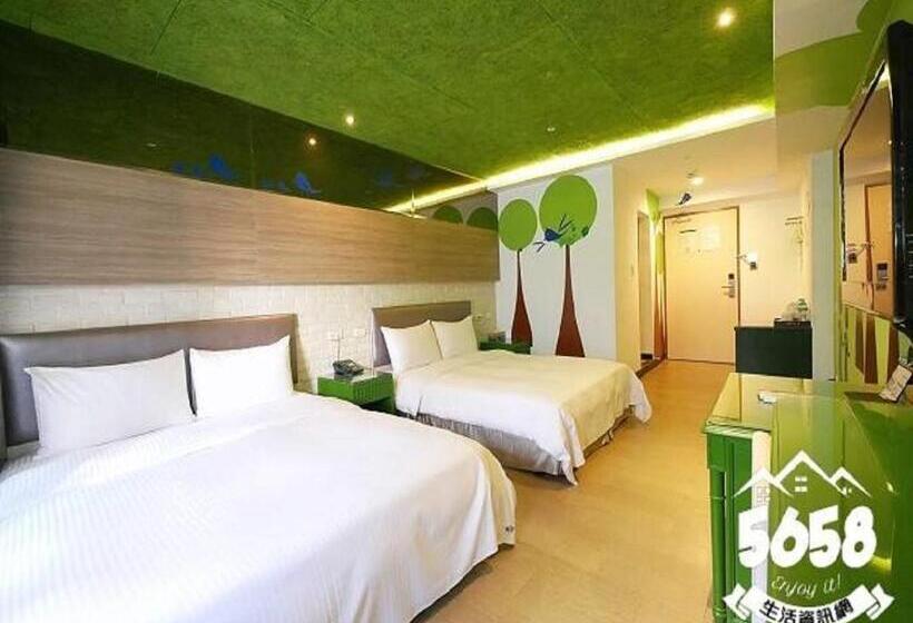 Standard Quadruple Room with Balcony, R8 Eco