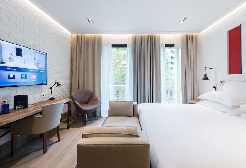 Номер Superior, The Corner