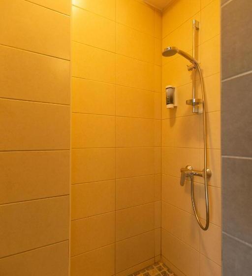 Семейный Номер, Hôtel De La Plage