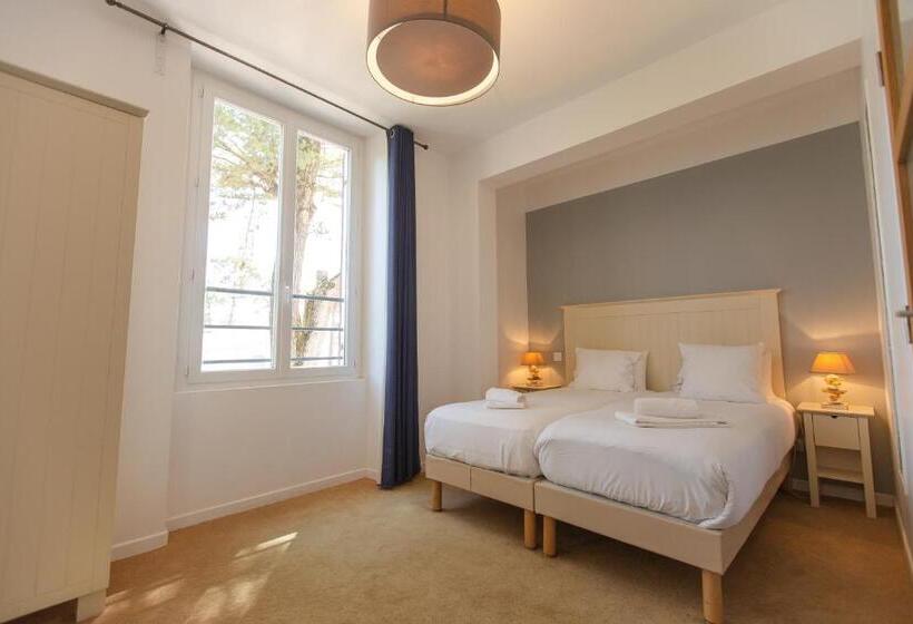 Семейный Номер, Hôtel De La Plage