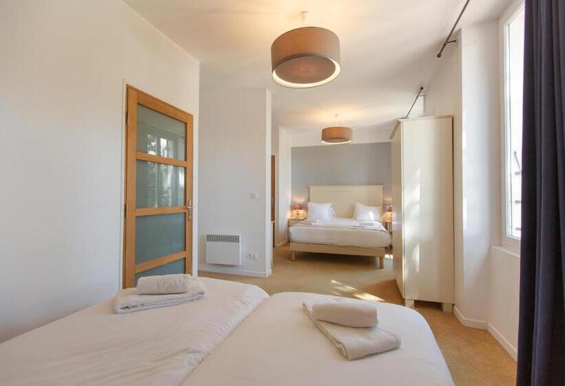 Семейный Номер, Hôtel De La Plage