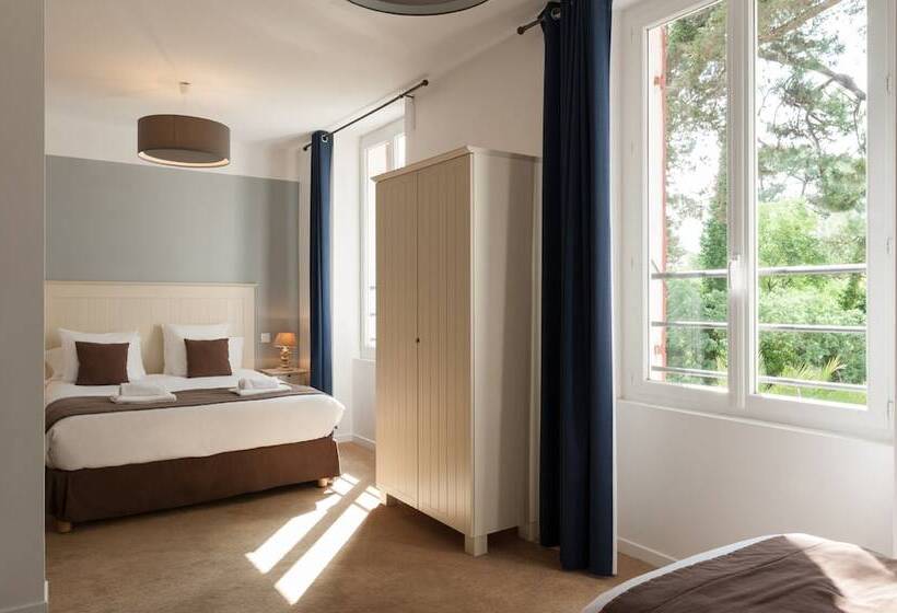 Семейный Номер, Hôtel De La Plage