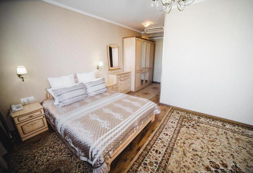 Suite Deluxe, Sunrise Osh