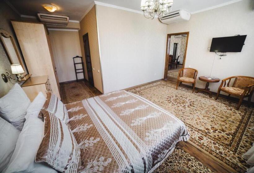 Suite Deluxe, Sunrise Osh