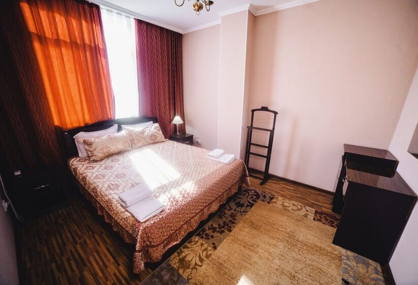 Suite Deluxe, Sunrise Osh