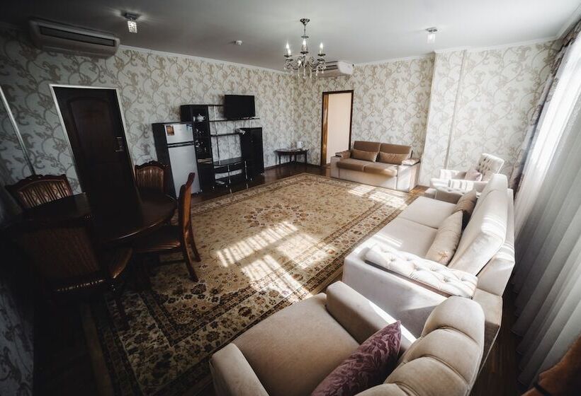 Suite Deluxe, Sunrise Osh