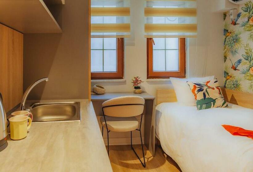 اتاق استاندارد یک نفره, Marcian S Column Hotel   Orange And Blue