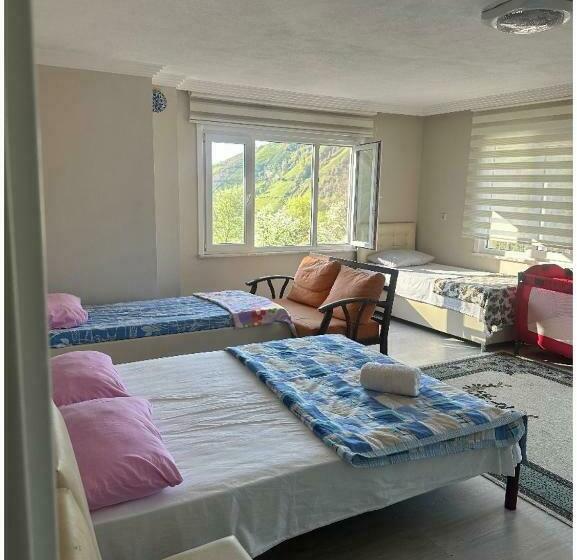 דירת חדר, Kayra Beren Apart