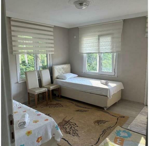 דירת חדר, Kayra Beren Apart