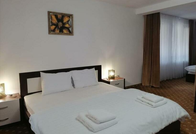 패밀리 룸, Pensiunea Perla Codrului