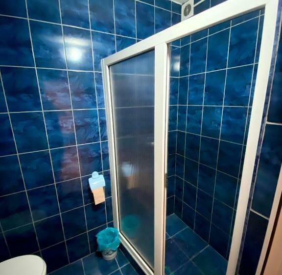 اتاق استاندارد سه نفره, Hanul Lui Ionut 2