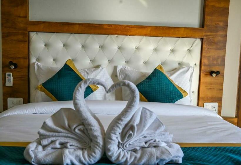 اتاق لوکس با تخت بزرگ, 7 Heaven