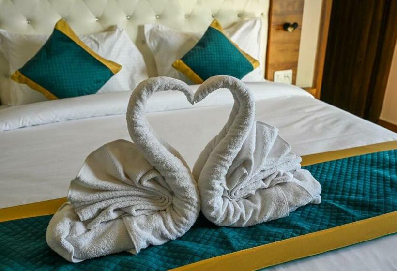 اتاق لوکس با تخت بزرگ, 7 Heaven