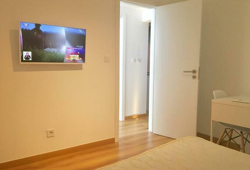 标准间, Comfortable Bedrooms In Apartment With River View