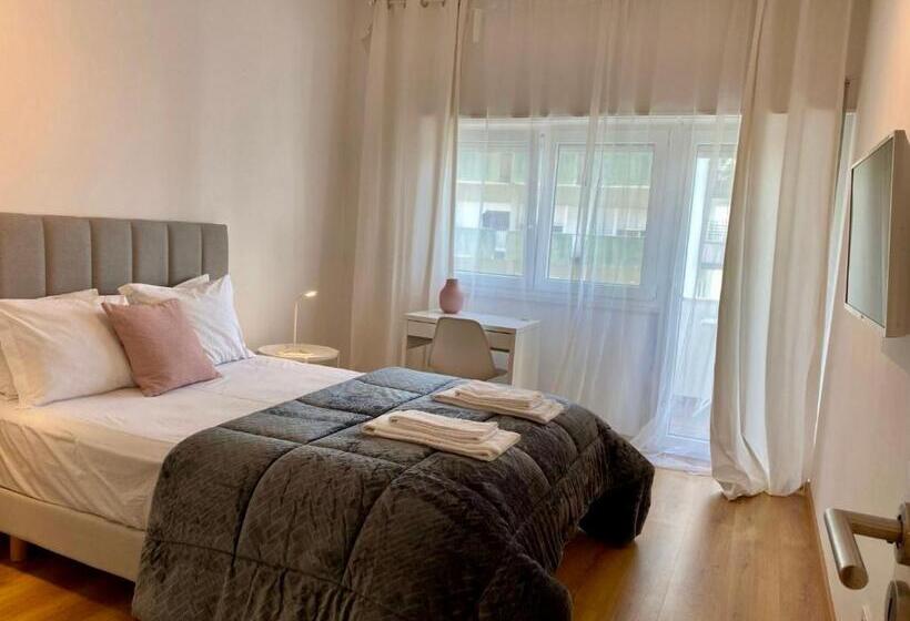 标准间带阳台, Comfortable Bedrooms In Apartment With River View