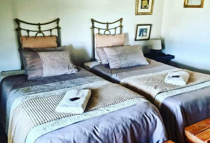 スタンダードルーム, Farm Secretaris