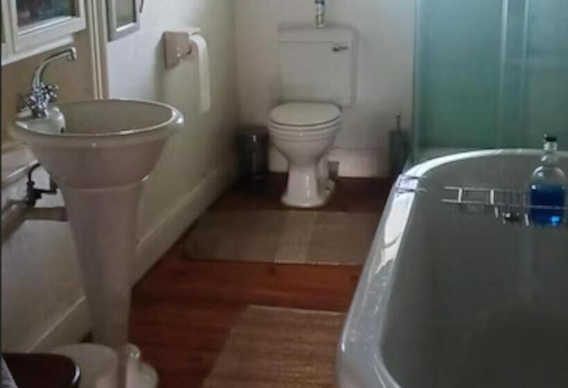 デラックスルーム, Farm Secretaris