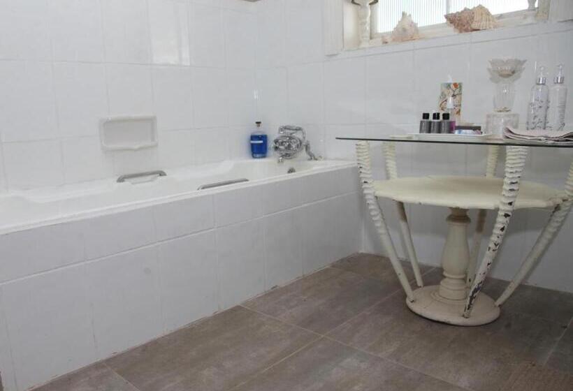 スタンダードルーム, Farm Secretaris