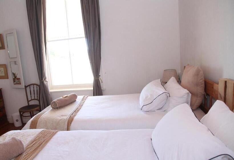 スタンダードルーム, Farm Secretaris