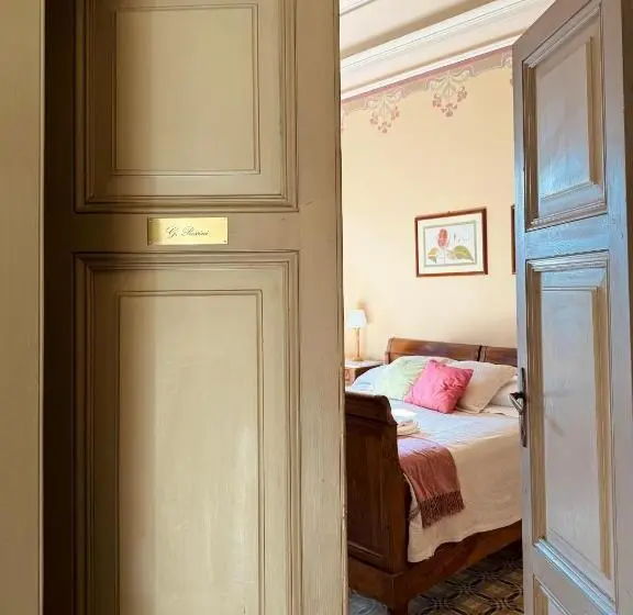 Deluxe Kolmen Hengen Huone, Palazzo Lucangeli